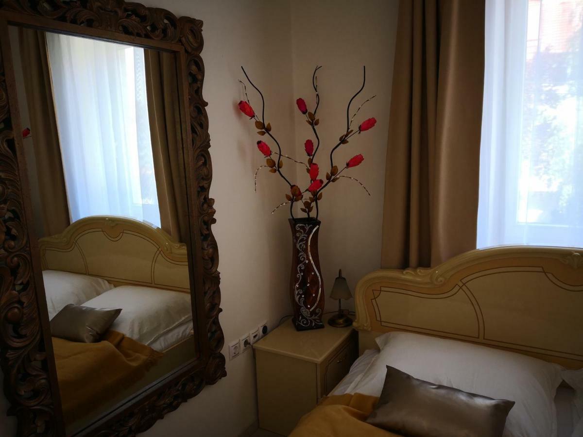 Kupola Apartman Szeged Bagian luar foto